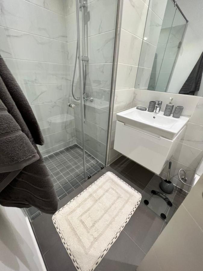 The Lennox Luxury Apartment Άκρα Εξωτερικό φωτογραφία